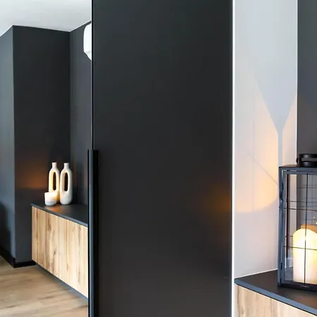 Chic - Cozy And Stylish - Center - Jp33 * 弗罗茨瓦夫