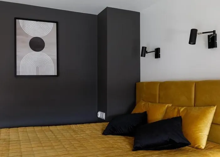 Chic - Cozy And Stylish - Center - Jp33 *