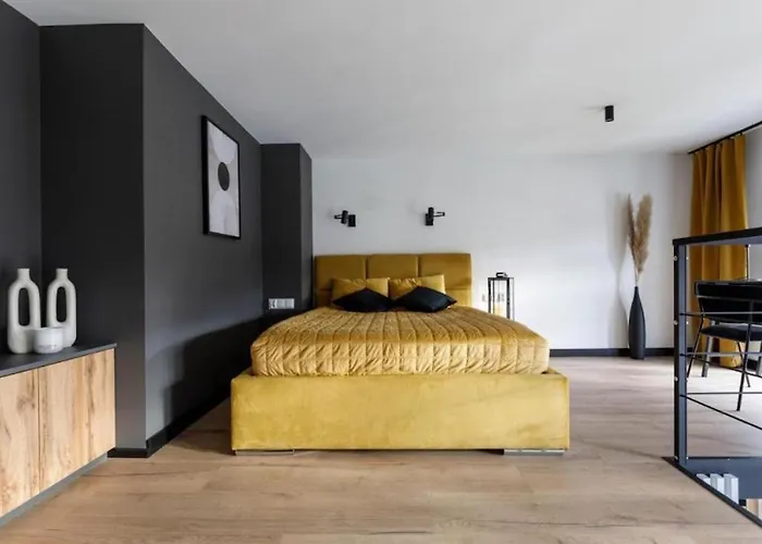 Chic - Cozy And Stylish - Center - Jp33 Daire *