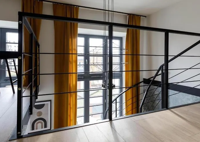 Chic - Cozy And Stylish - Center - Jp33 Daire