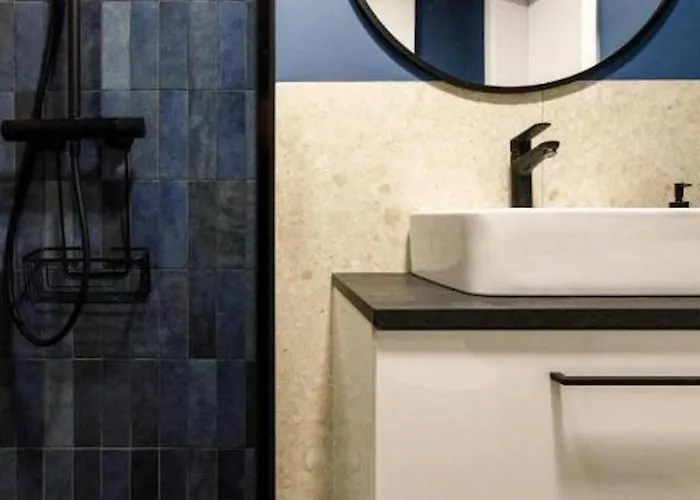 Chic - Cozy And Stylish - Center - Jp33 * فروتسواف